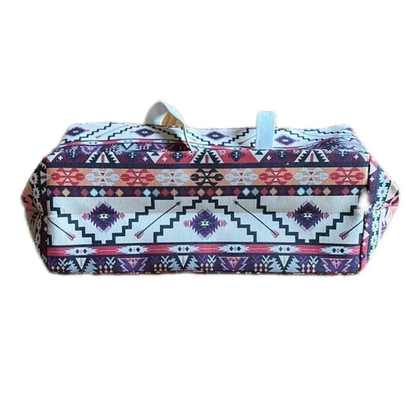 AZTEC Design Large Tote Inside Pocket Snap Closure - Picture 7 of 10